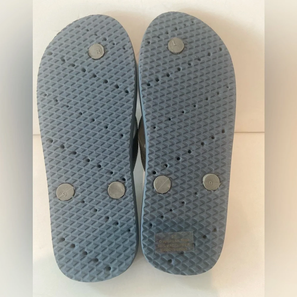 Showaflops~NWT~Kids Unisex Flip-Flop~Antimicrobial~Slip Resistant~Size 2/3